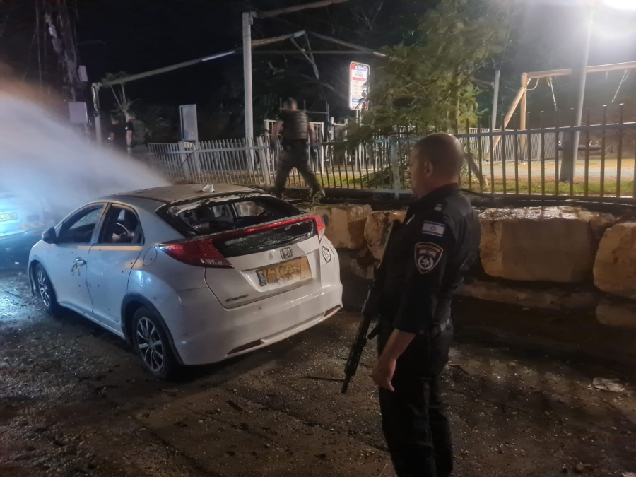 يافا : 3 إصابات حصيلة السقوط الأخير شهود عيان لم نشاهد تعقب للقبة الحديدية